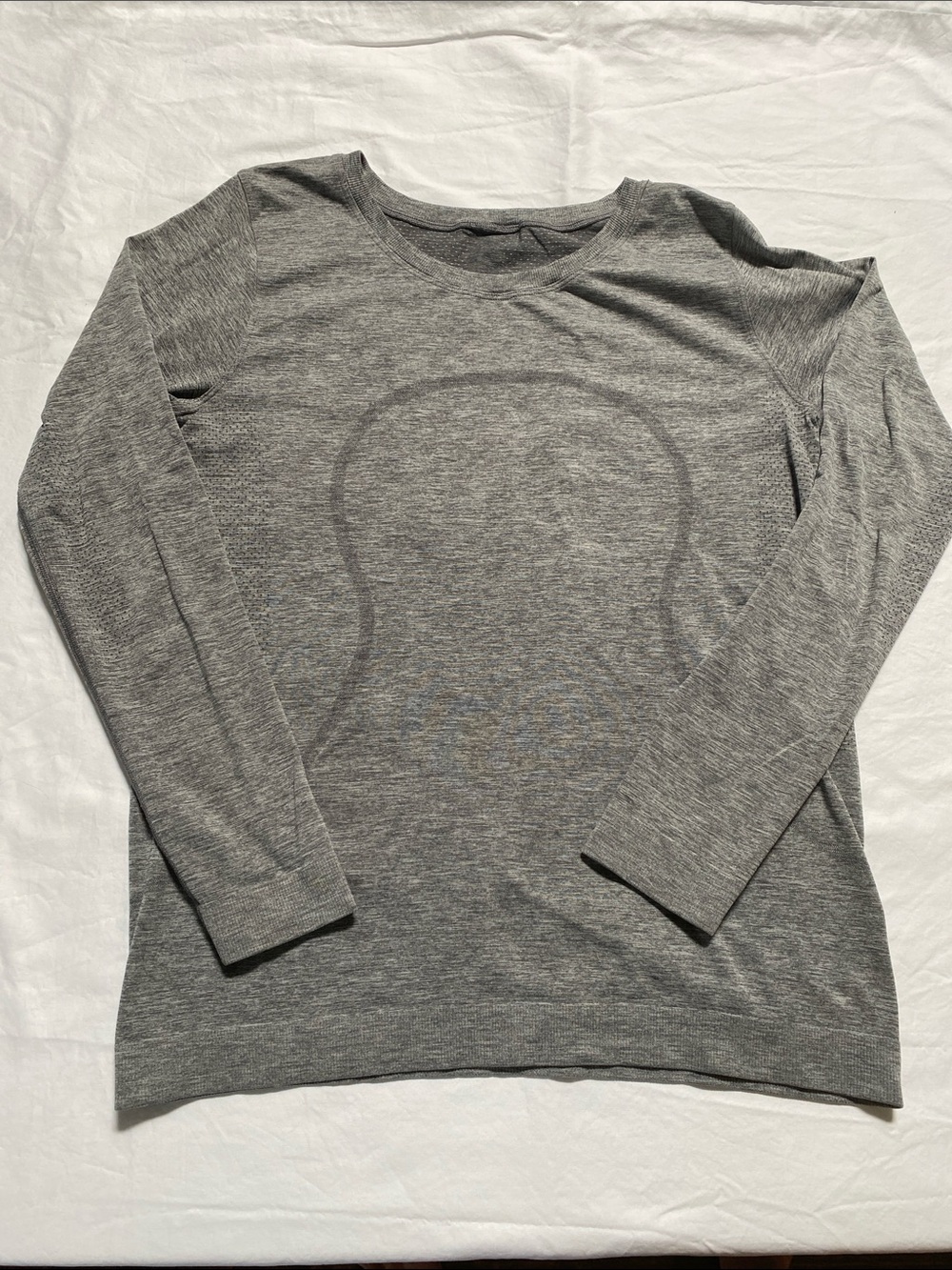 lululemon athletica Swiftly Loose Heather Gray Long Sleeve Shirt - size 8